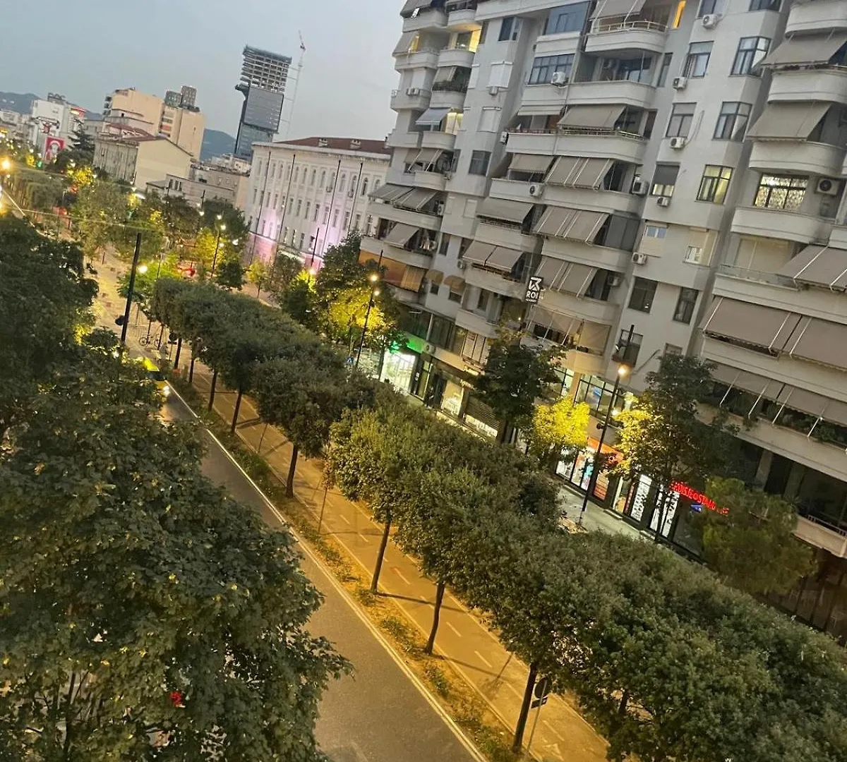 Skyline Studios Tirana 0*,