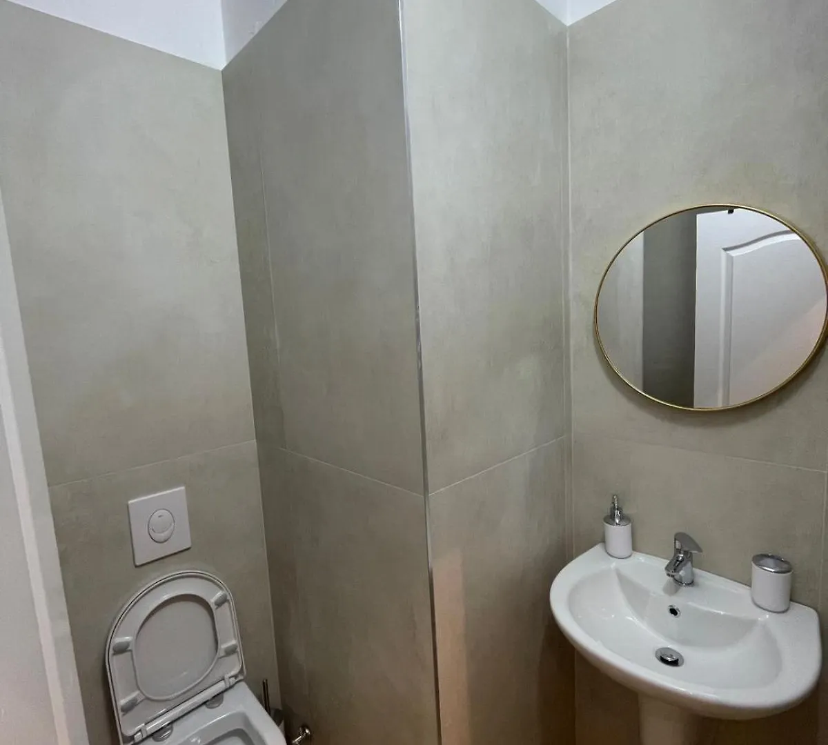 Skyline Studios Tirana Apartment